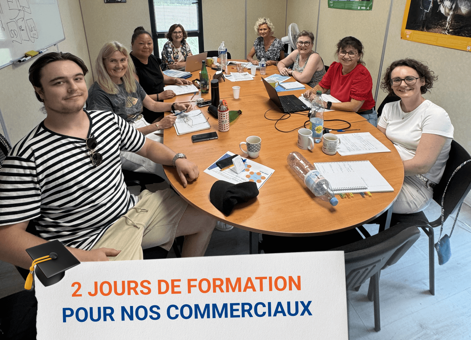 Photo de l'équipe commerciale de Saint Dizier environnement avec le texte "2 jours de formation pour nos commerciaux"