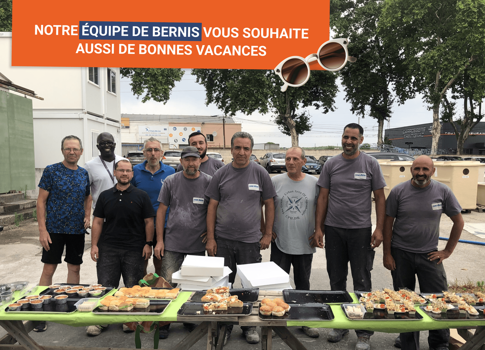 Notre équipe de Bernis vous souhaite aussi de bonnes vacances avec une photo de groupe